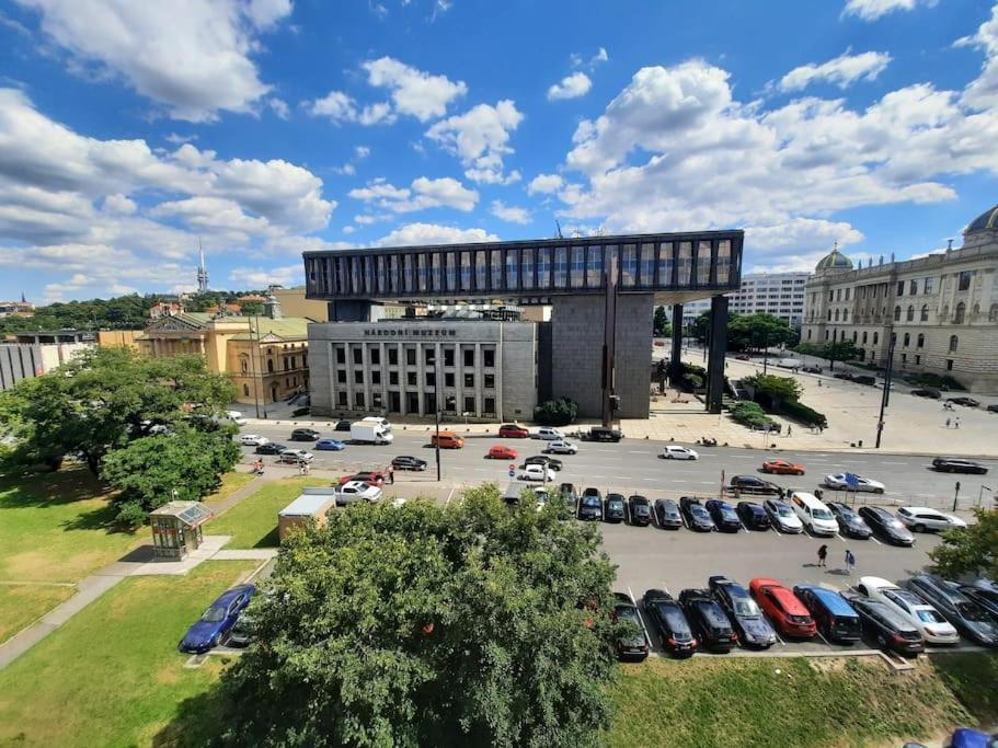 Apartment Romantic In The Center Of Prag